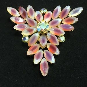 Vintage Pink Frosted Stone Brooch.